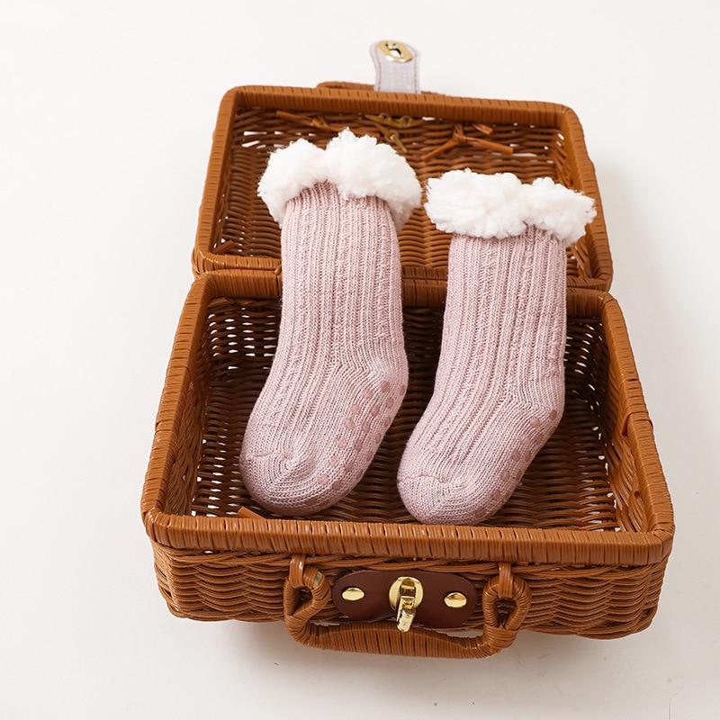 Chaussons chaussettes antidérapants fourrés pour bébé