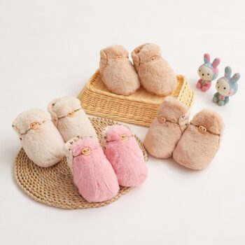 Chaussons souples en fourrure pour bébé