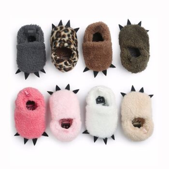 Chaussons pieds de monstre en fourrure pour bébé