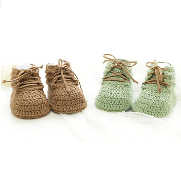 Chaussons en tricot à lacets pour bébé ctl