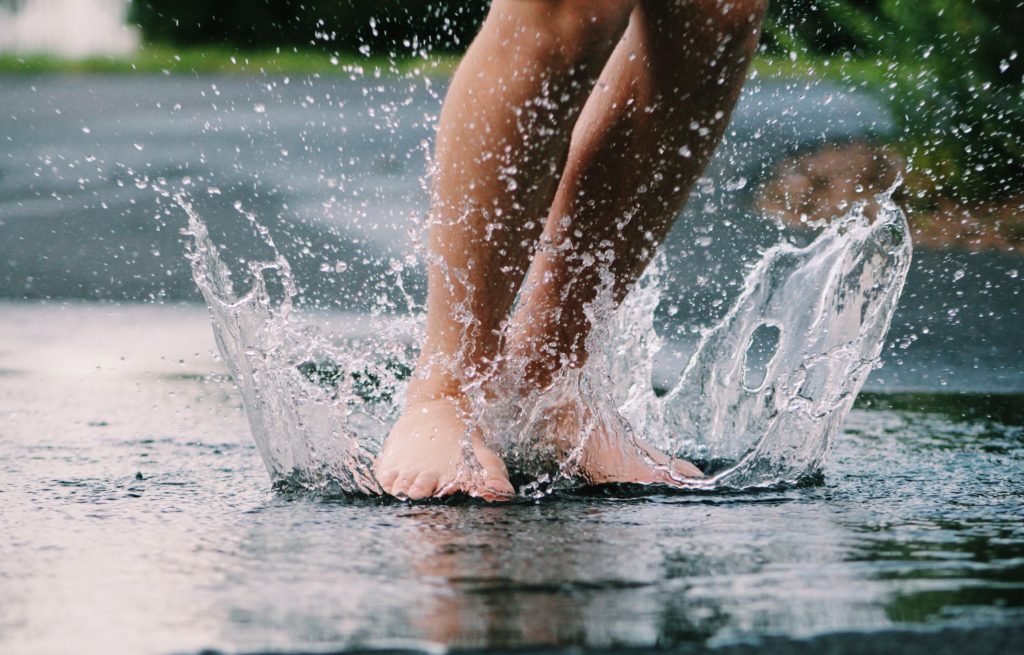10 Astuces pour garder vos pieds heureux tout l’été. L'univers de la pantoufle pexels noelle otto 906023 1