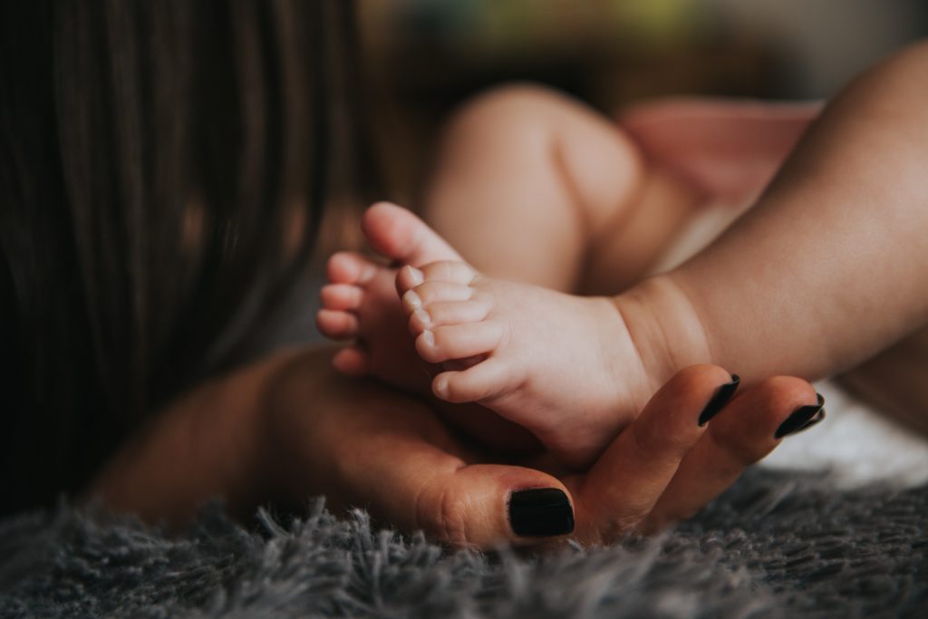 Chausson bébé idéal :10 erreurs à éviter pour bien chausser mon bébé. L'univers de la pantoufle pexels pixabay 415824