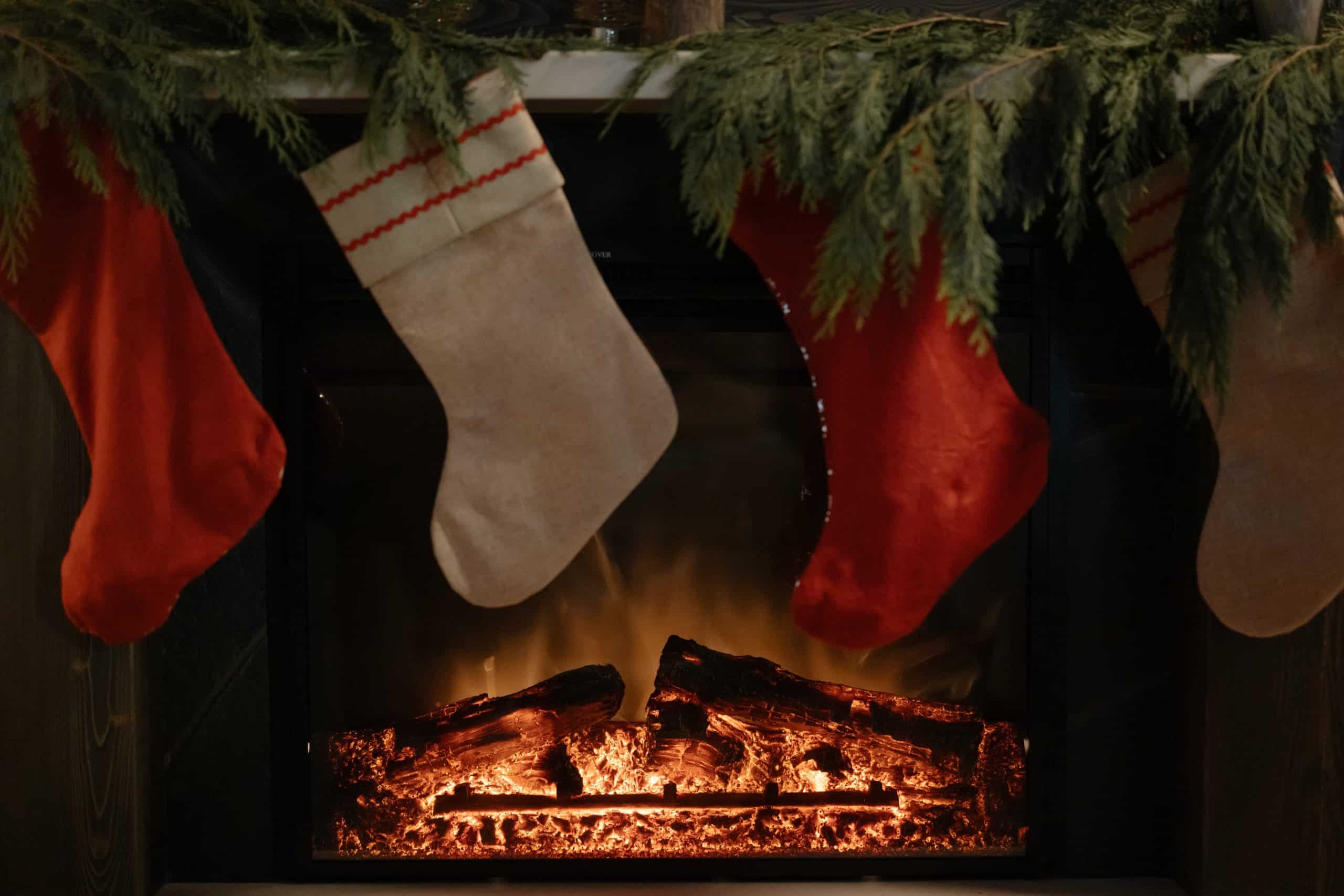 Chaussons de Noël : Connaissez-vous les 10 anecdotes sur cette tradition ? Uncategorized pexels cottonbro 6184763 scaled