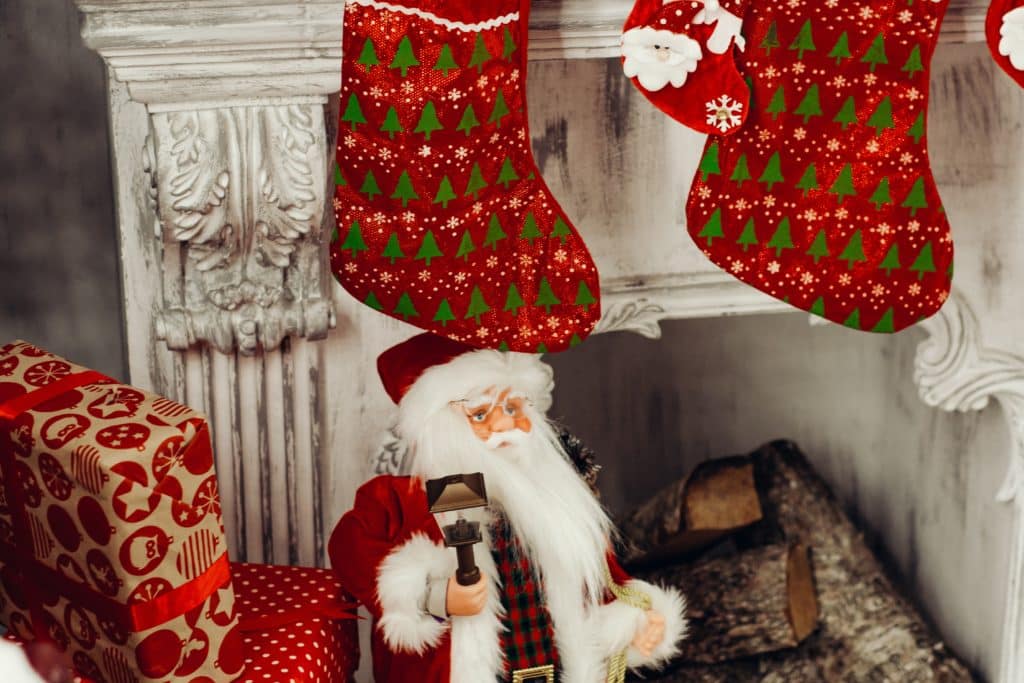Chaussons de Noël : Connaissez-vous les 10 anecdotes sur cette tradition ? L'univers de la pantoufle pexels irina iriser 1734429