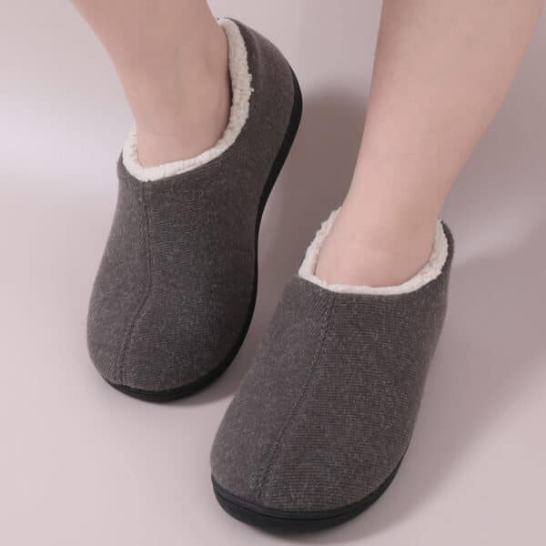 Pantoufles chaudes grises en coton pour femme 52982